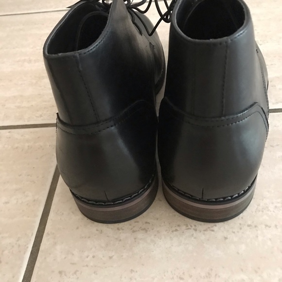 Express LEATHER CHUKKA Boots